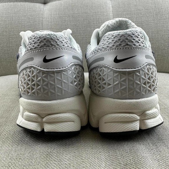 Nike Zoom Vomero 5 Chrome - Picture 4 of 4